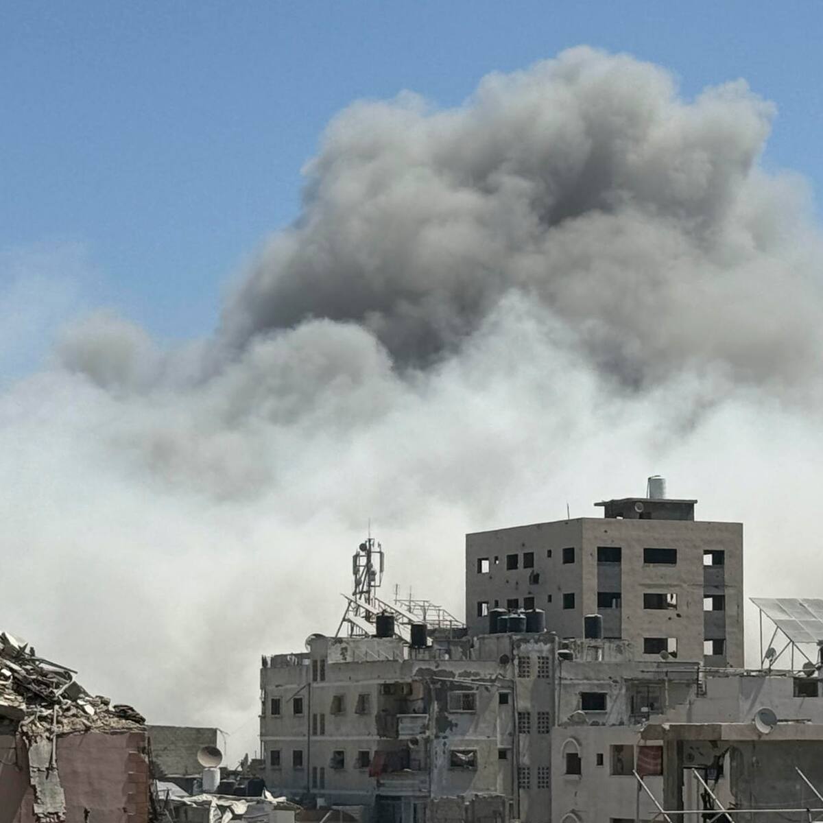 Reportan al menos 10 muertos en nuevos bombardeos israelíes en ciudad de Gaza