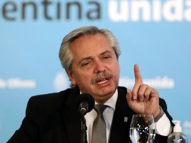 El virus está circulando por las calles, les pido que en lo posible se mantengan en sus casas: Alberto Fernández. Foto: Getty Images