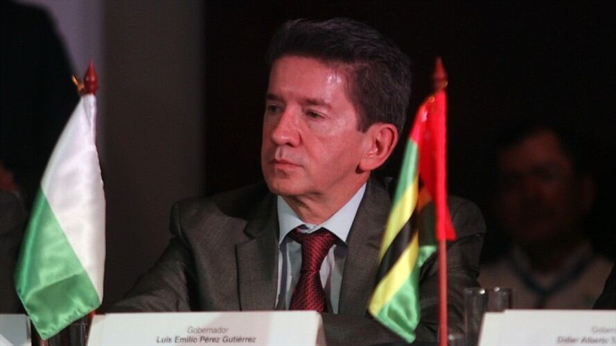 Luis Pérez (foto) denunció que alias Cabuyo, de las disidencias del Frente 36 de las Farc, sigue recibiendo subsidio y está inscrito en el programa de normalización. Foto: Colprensa