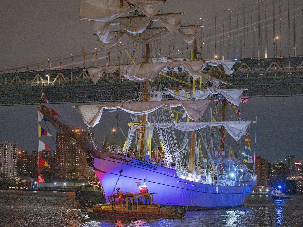 Identificaron a los dos cadetes que murieron tras accidente del buque mexicano en Brooklyn