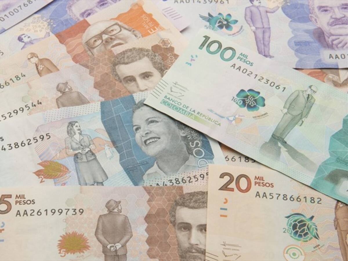 Gobierno revela crecimiento del déficit fiscal y baja proyección del crecimiento del país en 2025