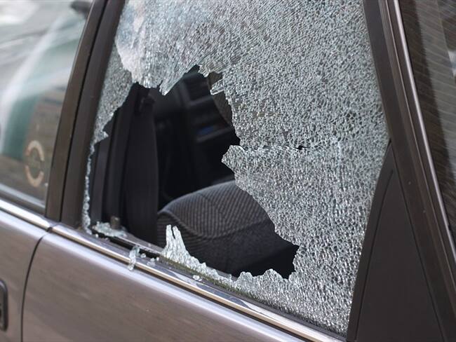 Hombre denuncia a piloto de Avianca que lo atacó en su vehículo