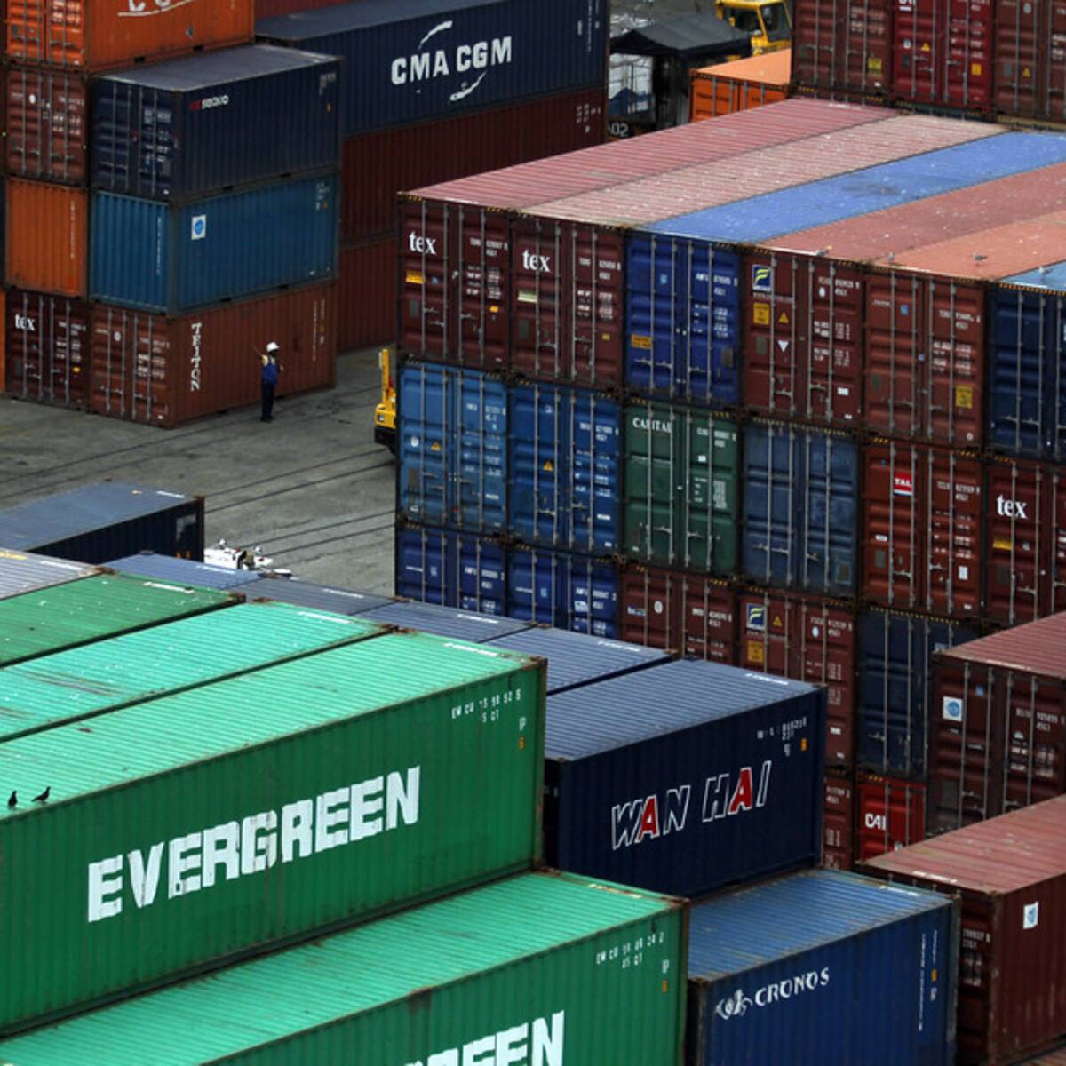 Comercio prevé escasez de productos y materias primas durante el 2022