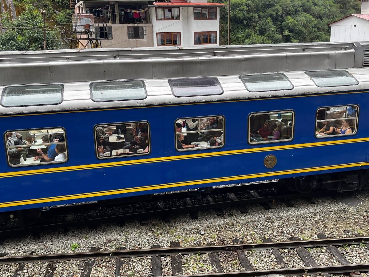 Al menos 15 heridos por choque de dos trenes en ruta de una sola vía a Machu Picchu