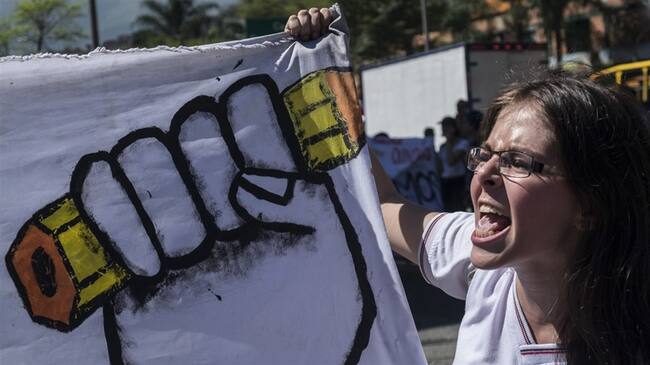 La manifestación de estudiantes universitarios en Cartagena terminó en desmanes. Foto: Getty Images