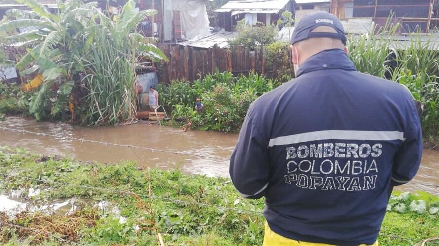 Los organismos de socorro realizan los censos correspondientes para establecer el número de familias damnificadas . Foto: Cortesía