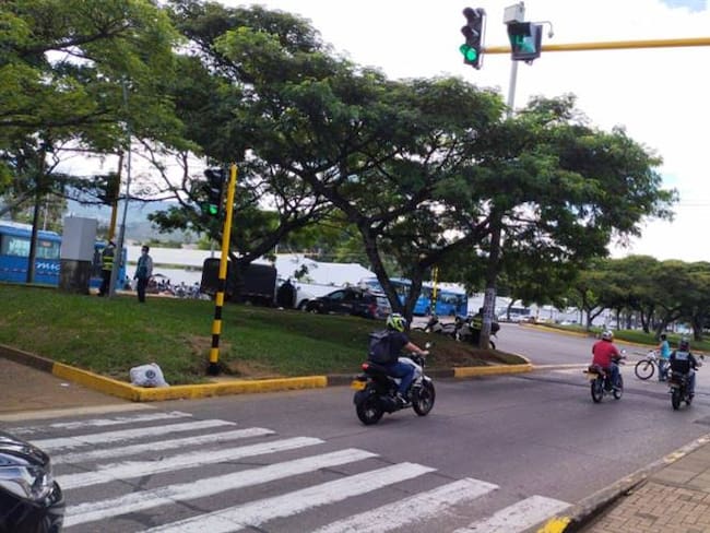 Delincuentes estarían ofreciendo pagar entre 10 y 15 dólares por cometer actos de vandalismo. Foto: Twitter: @JorgeIvanOspina