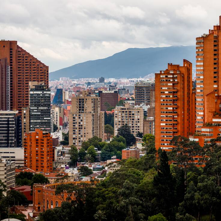 Vista panorámica de edificios residenciales en Bogotá, Colombia (GettyImages)