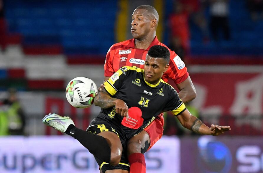 Elvis Mosquera, defensor del América de Cali ante Alianza Petrolera. Foto: Dimayor