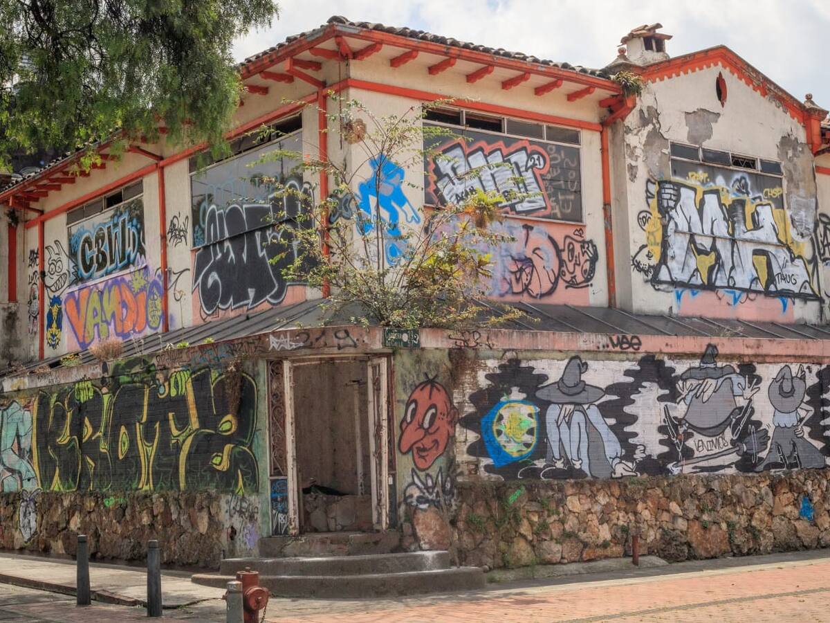 Autoridades demuelen casa utilizada para el expendio de drogas en Bogotá