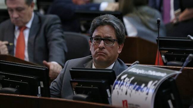 El ministro de Hacienda, Alberto Carrasquilla, argumentó ante las Comisiones Económicas Conjuntas del Congreso la necesidad de aumentar los ingresos del Estado. Foto: Colprensa / CAMILA DÍAZ