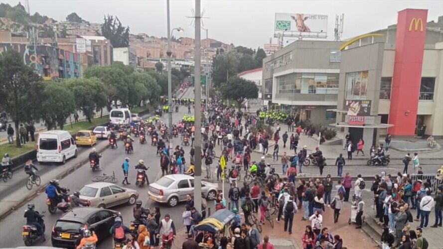 Así avanzan los bloqueos por las manifestaciones en Bogotá. Foto: Redacción W Radio