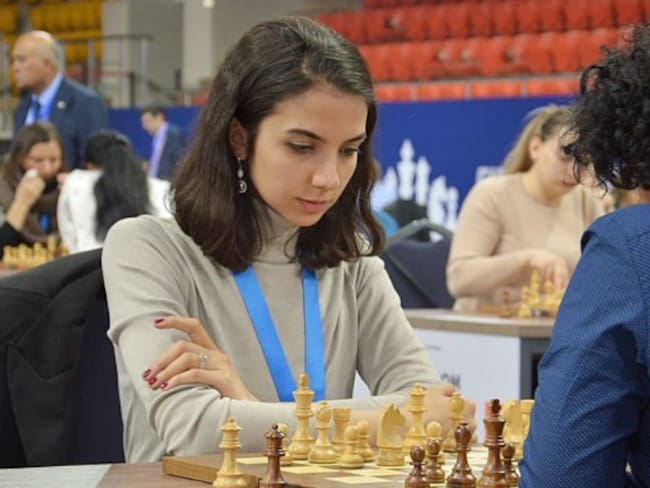Detrás de cámaras siempre he jugado ajedrez sin hiyab: Sara Khadem tras huir de Irán
