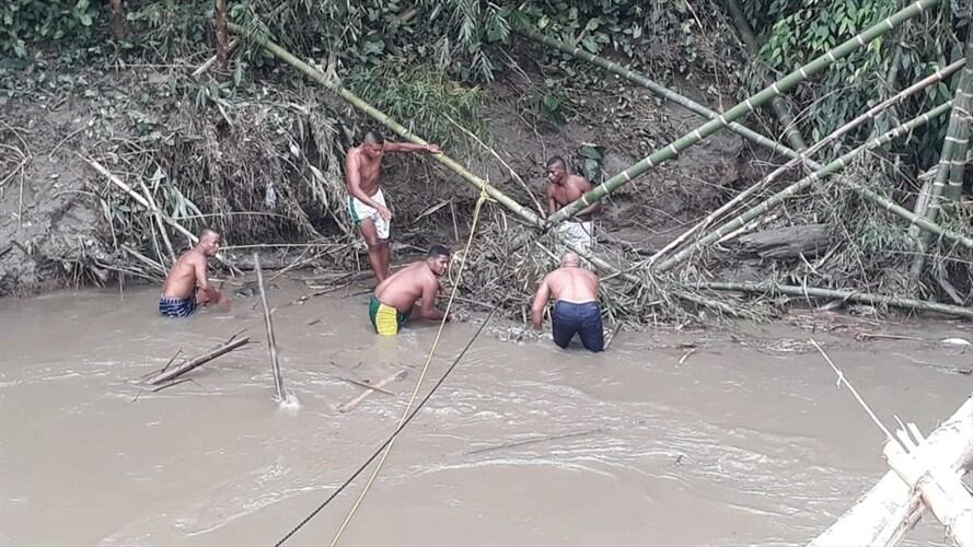 Más de 500 familias de los municipios de Florida, Tuluá, Vijes, San Pedro y Pradera, que están afectadas por el fuerte temporal, recibieron ayudas humanitarias . Foto: Cortesía
