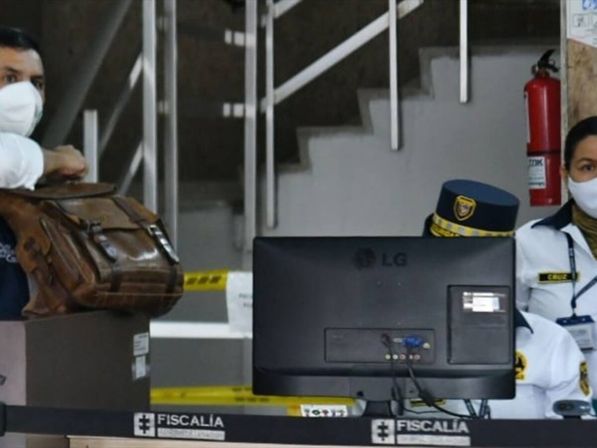 Iván Ospina se presentó ante la Fiscalía a cumplir diligencia de interrogatorio