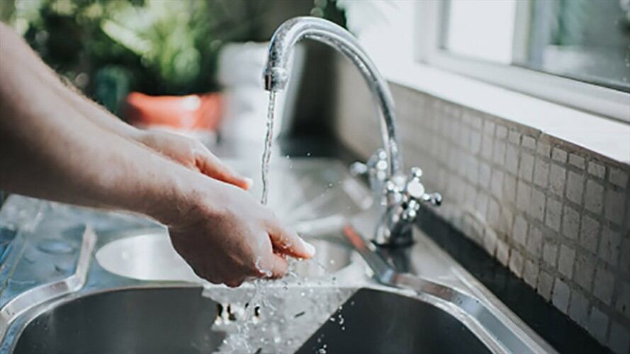 Durante la cuarentena nacional, las personas de los estratos 1 y 2 podrán diferir el pago de sus facturas hasta por 36 meses. Foto: Getty Images