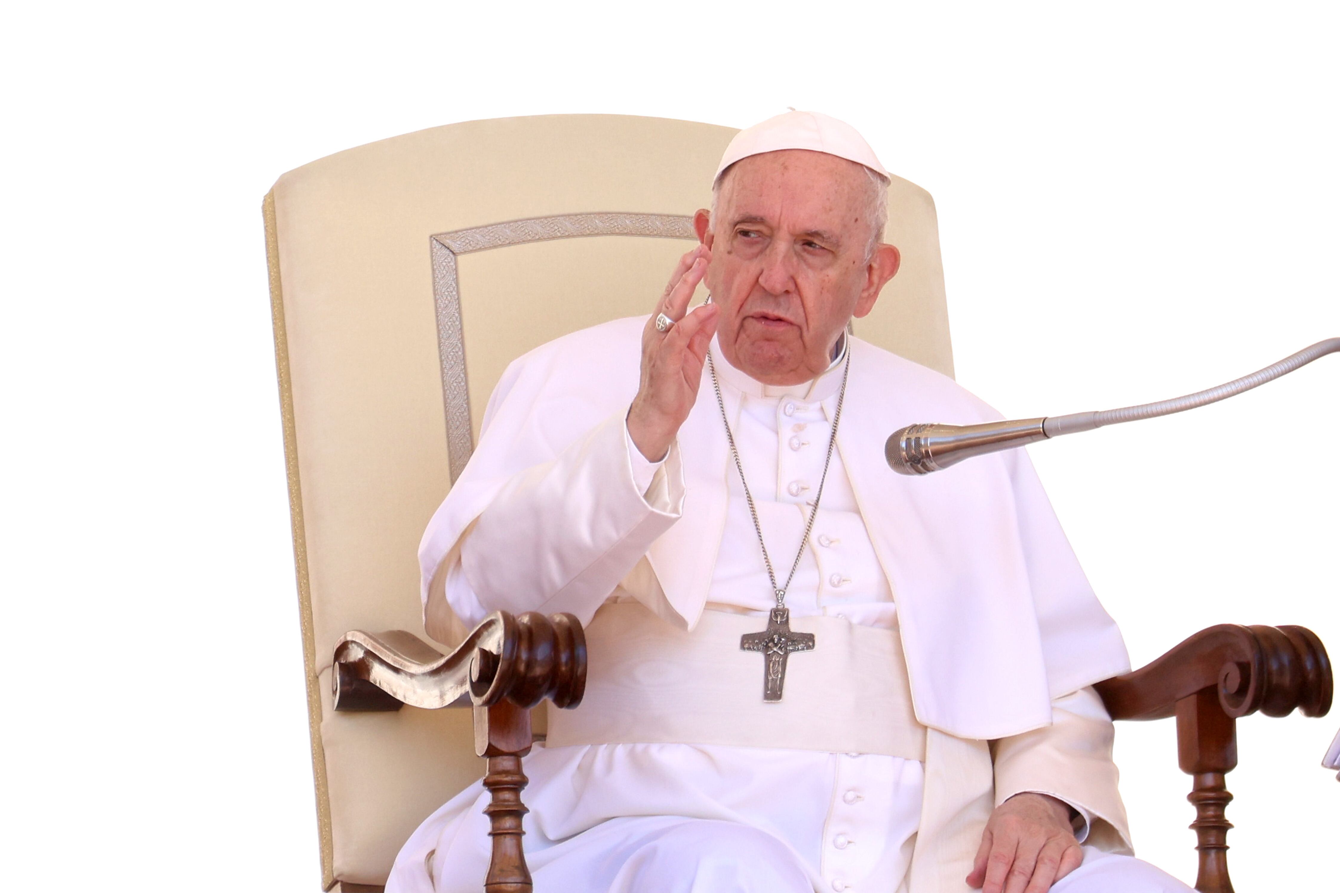 VATICAN CITY, VATICAN - JUNE 01: Pope Francis delivers his blessing during the general weekly audience at St. Peter's Square on June 01, 2022 in Vatican City, Vatican. At the conclusion of his weekly General Audience, the Holy Father again turned to the ongoing war in Ukraine. Pope Francis has appealed for an end to the blockade of grain exports from Ukraine.  (Photo by Franco Origlia/Getty Images)