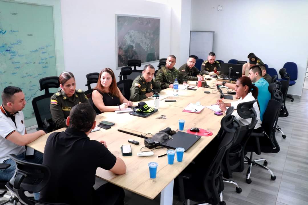 Durante el Consejo Extraordinario de Seguridad en Puerto Boyacá, se determinó ofrecer $20 millones por información que conduzca a los responsables del homicidio de Beyanid González / Foto: Alcaldía de Puerto Boyacá.