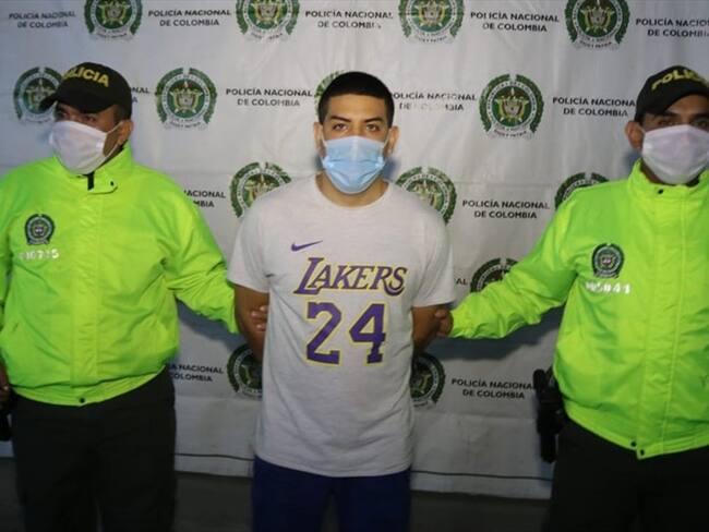 El detenido será judicializado por su presunta responsabilidad en los delitos de homicidio agravado y porte ilegal de armas de fuego. Foto: Policía Nacional