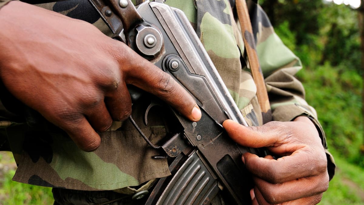 Disidente Farc fue sorprendido en un bus con tres menores de edad y fusiles AK-47