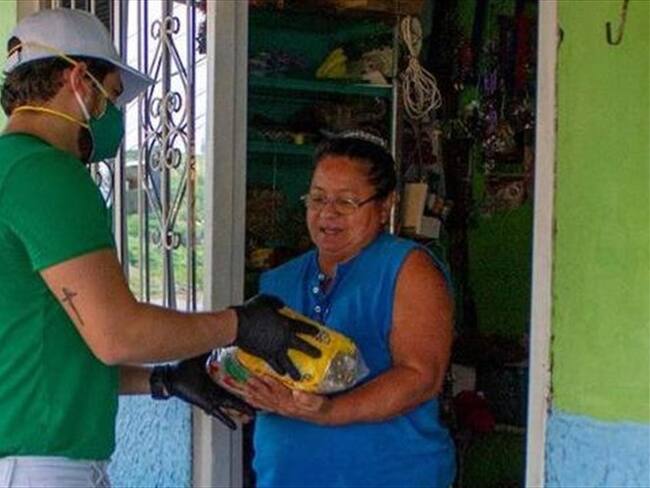 Capitán kit, el superhéroe que recoge y reparte mercados en Bucaramanga
