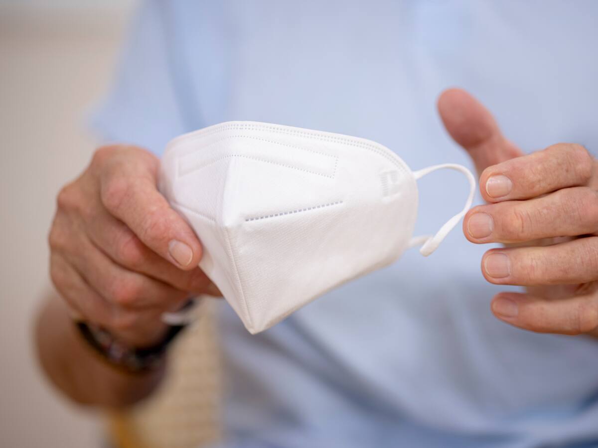 España elimina el tapabocas obligatorio en casi todos los espacios interiores