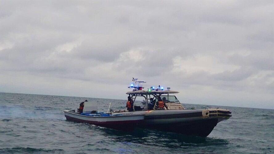 Armada rescató a 13 personas en Tumaco. Foto: Armada Nacional