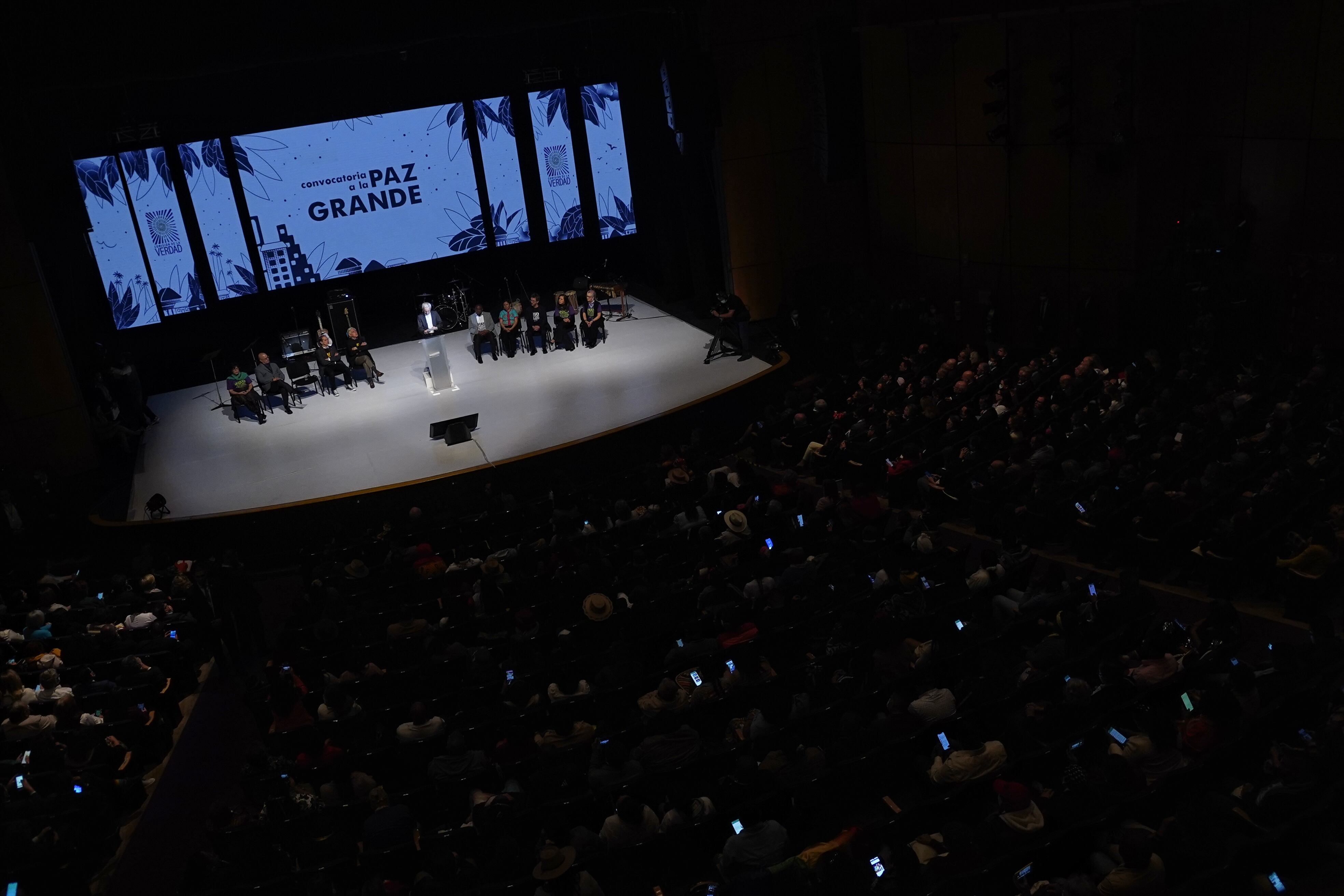 Bogotá. 28 de Junio del 2022. Desde el Teatro Jorge Eliécer Gaitán de Bogotá, la Comisión de la Verdad presenta al país su informe final sobre el conflicto armado en Colombia. (Colprensa-Sergio Acero)