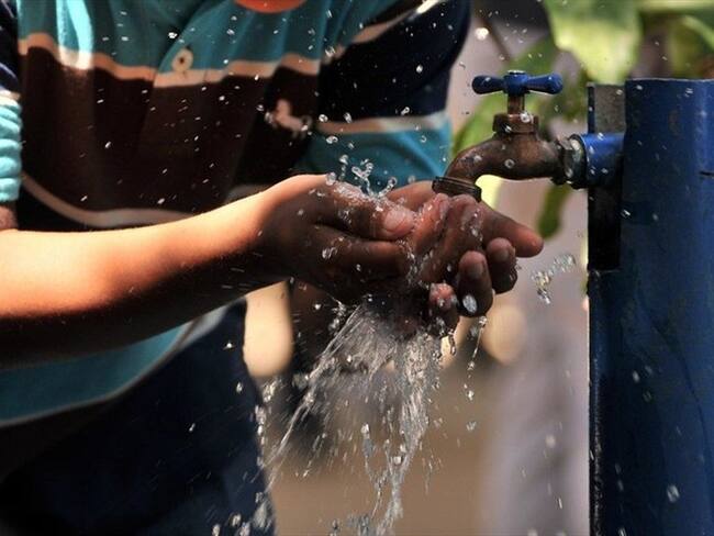 El Gobierno Nacional realizará giros directos para los servicios de agua potable. Foto: Colprensa