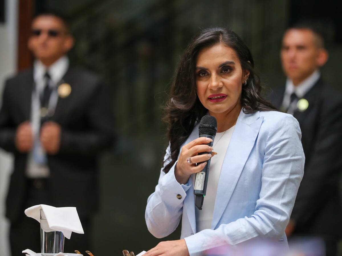 El mandarme a Turquía era un destierro: Vicepresidenta de Ecuador tras ser suspendida