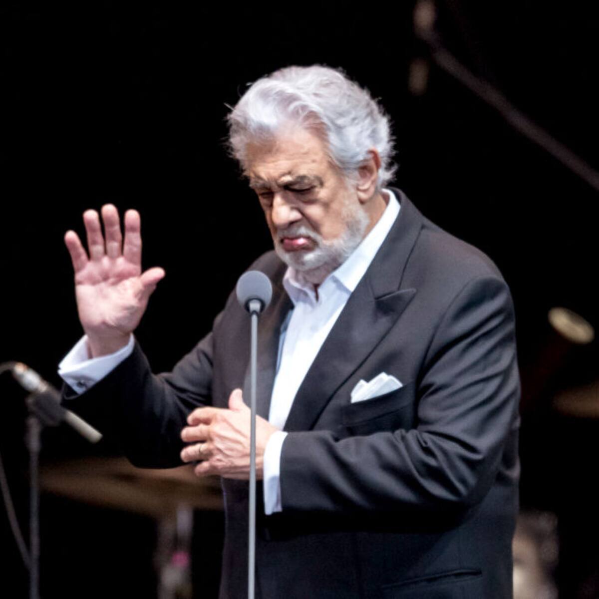 Plácido Domingo no está siendo investigado por secta en Argentina: Policía