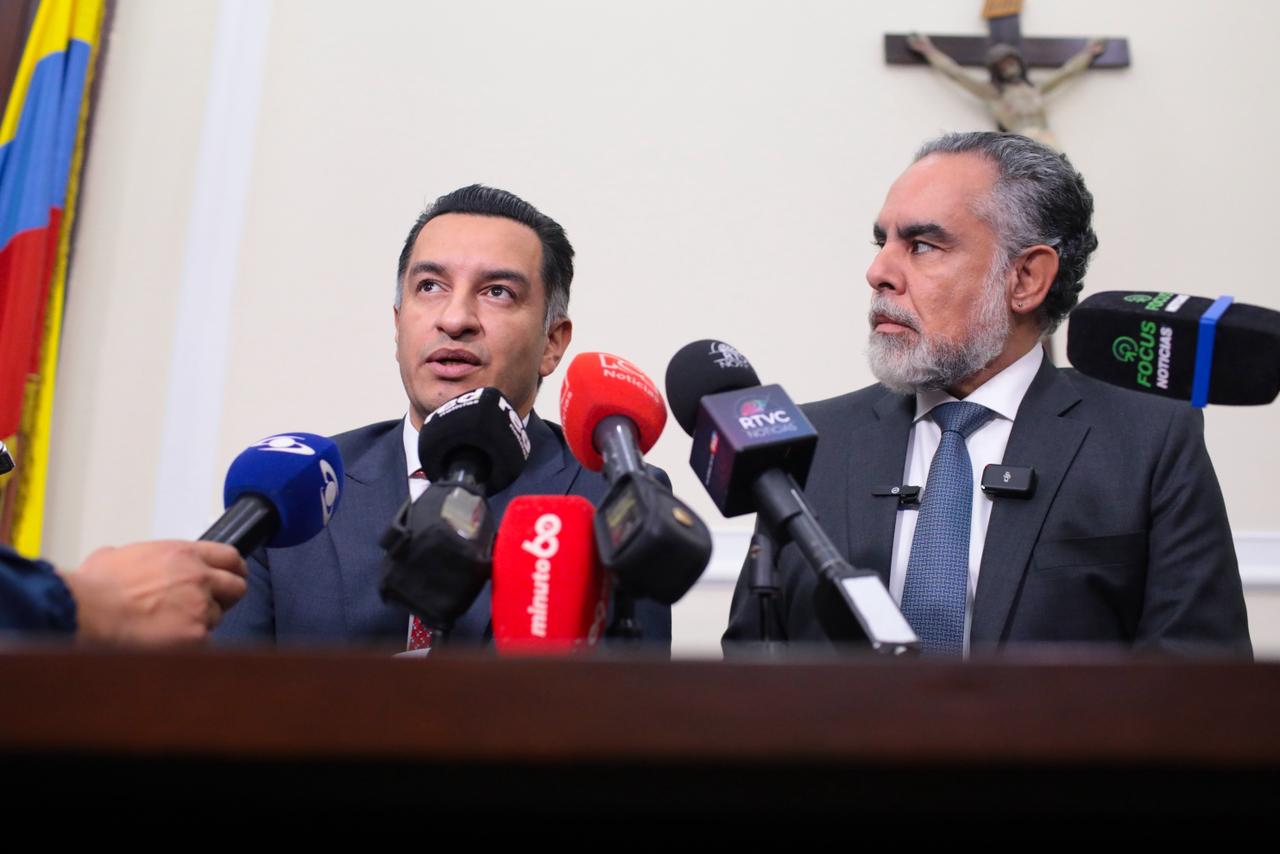 Andrés Idárraga y Armando Benedetti. Foto: Cortesía MinJusticia