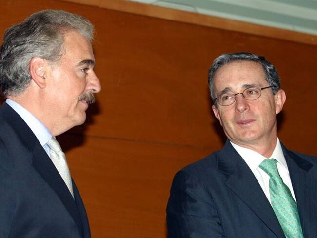Los expresidentes Álvaro Uribe y Andrés Pastrana. Foto: Colprensa