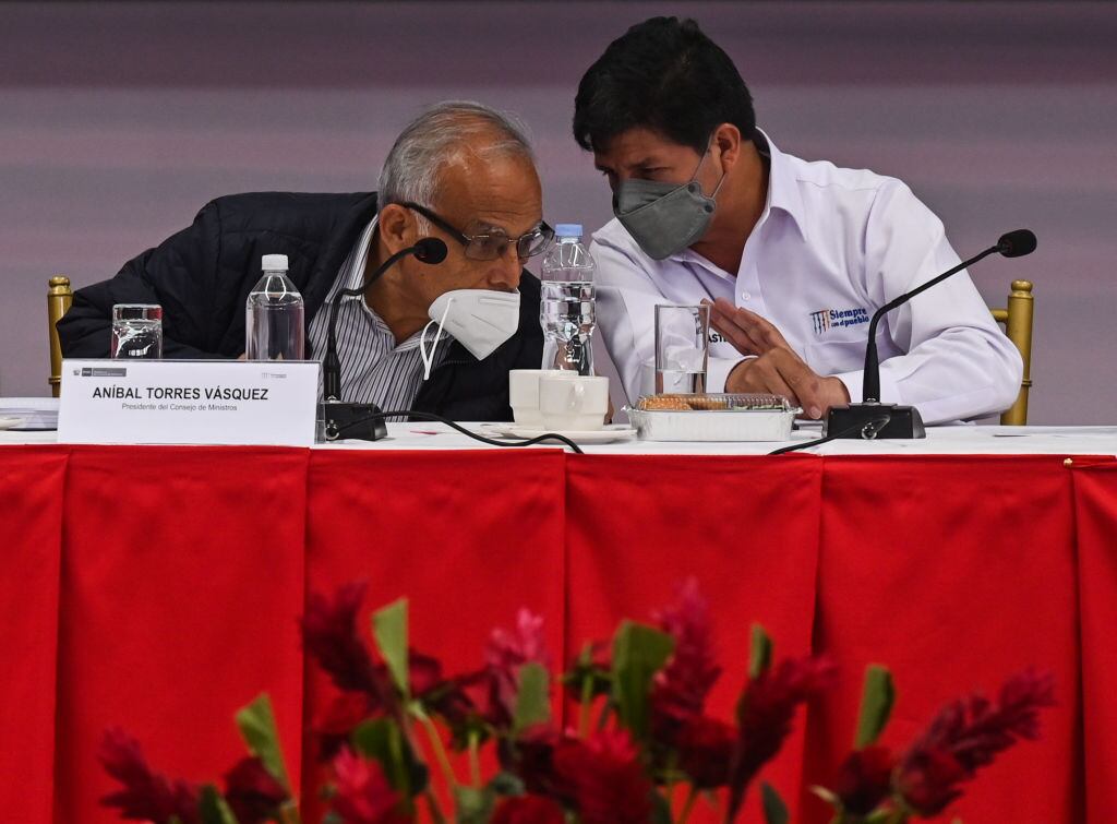 Aníbal Torres, primer ministro de Perú y Pedro Castillo, presidente de Perú (Photo by Artur Widak/NurPhoto via Getty Images)