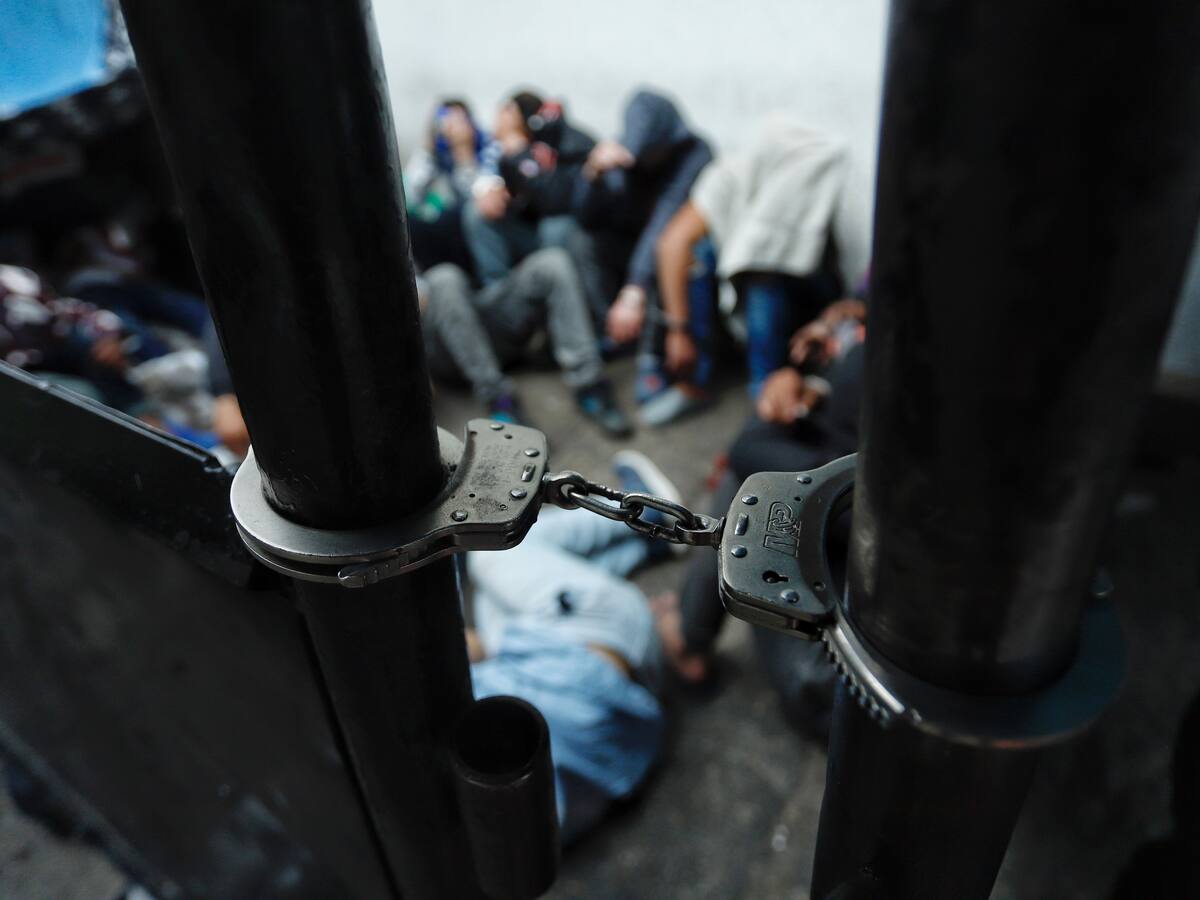 Traslados y audiencia virtual, entre medidas contra hacinamiento en estaciones de Policía