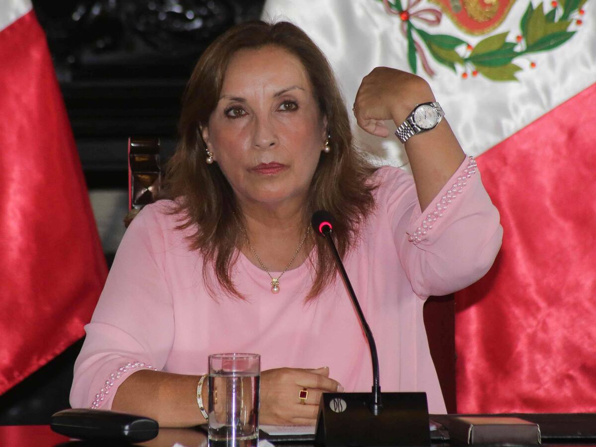 Fiscalía de Perú incautó tres relojes Rolex supuestamente prestados a presidenta Boluarte
