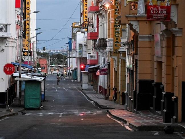 Calles vacías en Cali, capital del Valle del Cauca. Foto: LUIS ROBAYO/AFP via Getty Images