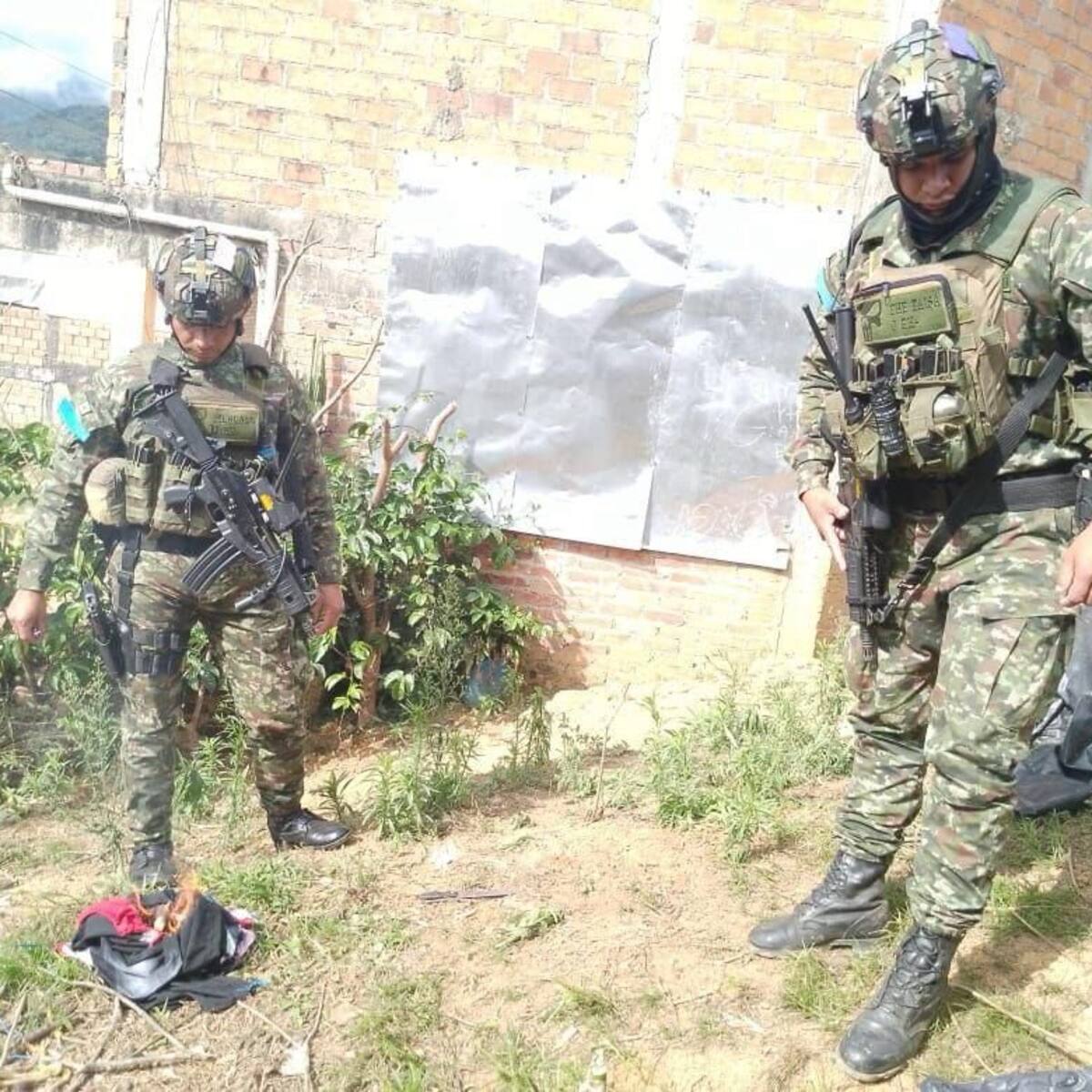 Disidencias Farc estarían pintando grafitis del ELN y Segunda Marquetalia en El Plateado