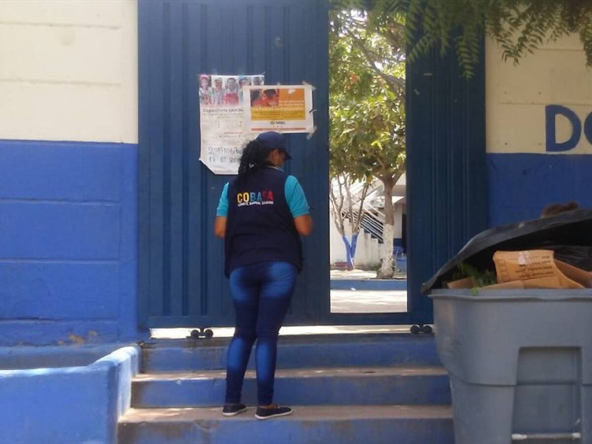 Evacúan 130 niños por incendio de comedor escolar