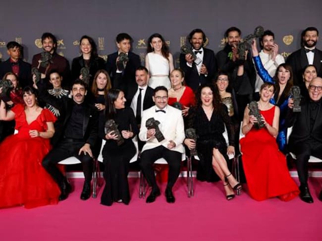 Fotografía de familia de los galardonados en la ceremonia de entrega de la 38 edición de los Premios Goya celebrada este sábado en Valladolid. EFE/Mariscal