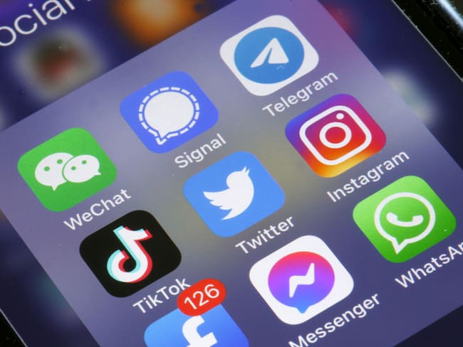 Instagram, WhatsApp, Messenger, WeChat, Signal, Telegram, TikTok, Twitter y Facebook. Foto: Chesnot/Getty Images