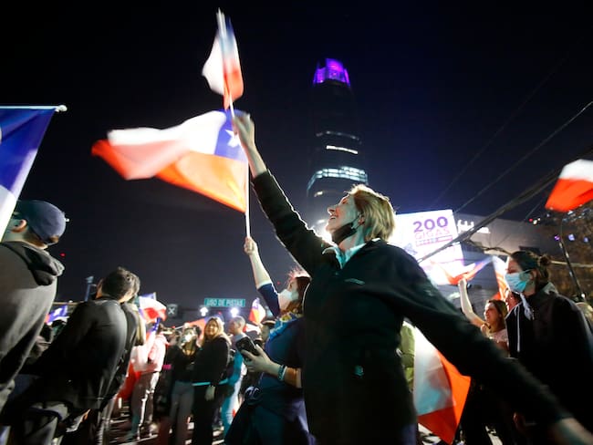 Rechazan nueva Constitución en Chile: ¿qué sigue y qué se puede rescatar del texto?