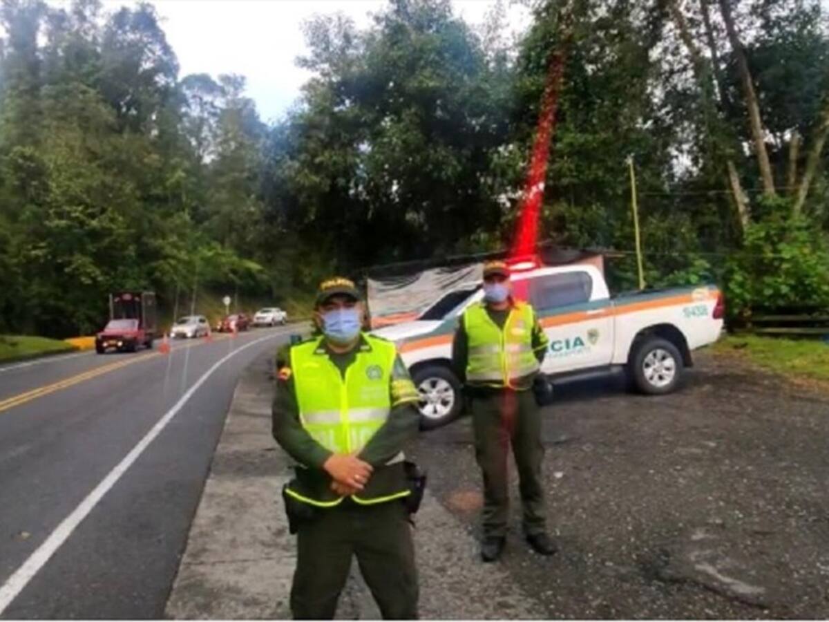 Habilitada por manifestantes y camioneros vía Manizales - Bogotá