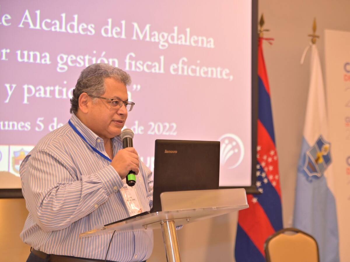 Ulahy Beltrán saldría de la SuperSalud: médico cirujano sería su reemplazo