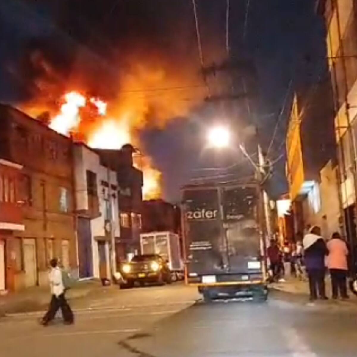 Se presentó un incendio en una bodega en Barrios Unidos, Bogotá: no hay personas heridas
