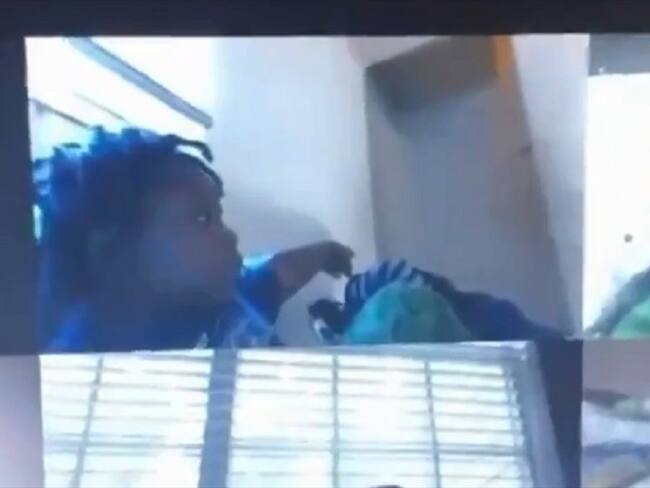 Este es uno de los tantos casos que han sido tendencia de las clases virtuales. Foto: Captura video