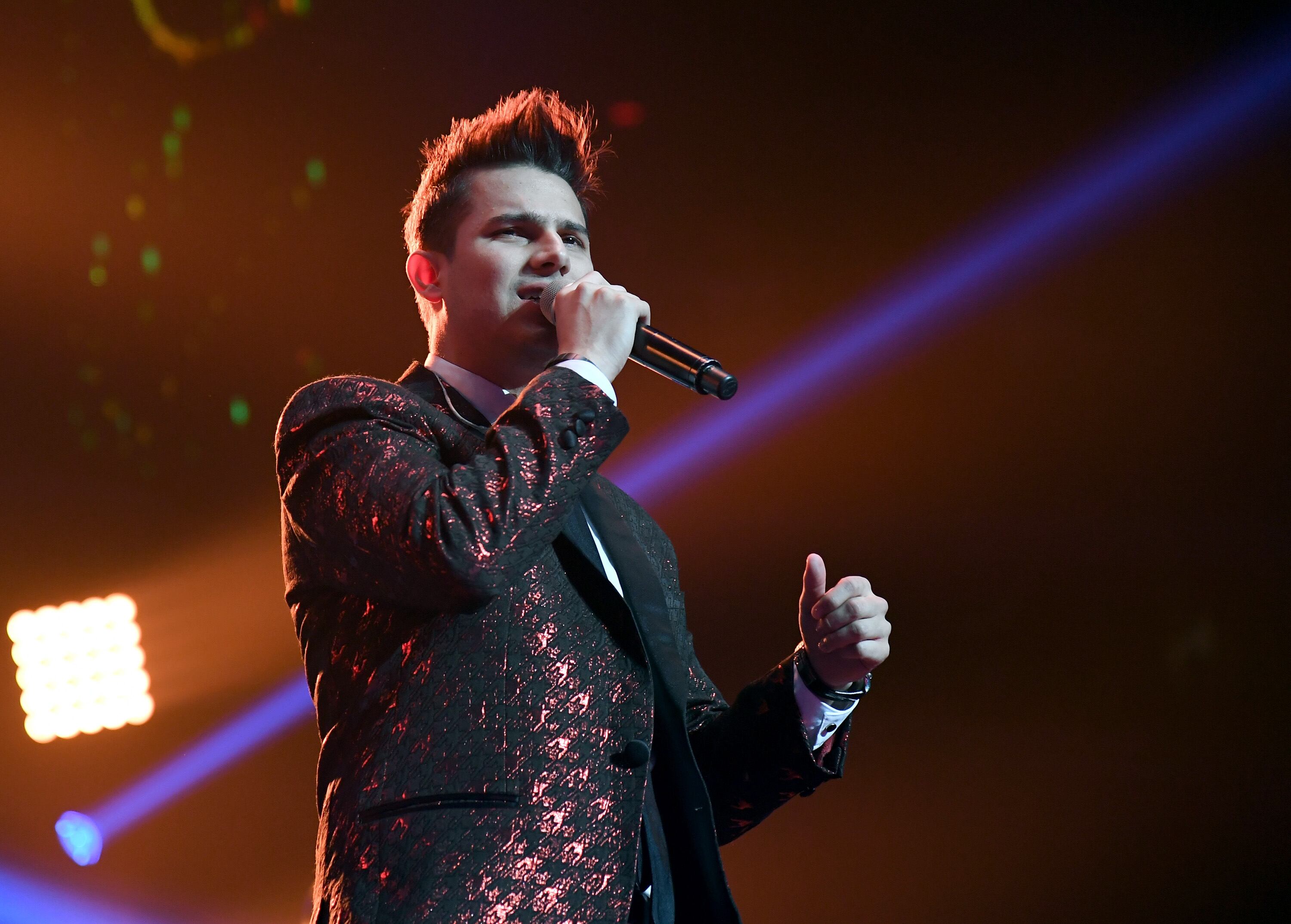 LAS VEGAS, NV - JANUARY 26:  Singer/songwriter Pipe Bueno performs during Calibash Las Vegas at T-Mobile Arena on January 26, 2017 in Las Vegas, Nevada.  (Photo by Ethan Miller/Getty Images)