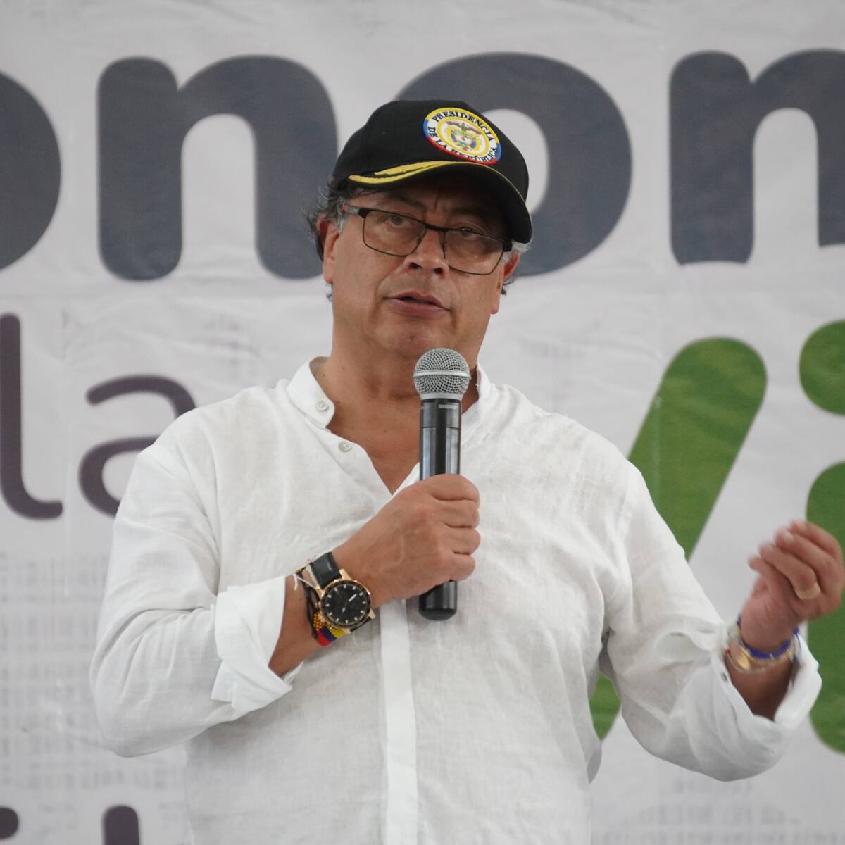 Petro firmó el decreto que declara insubsistente al secretario general de la Cancillería