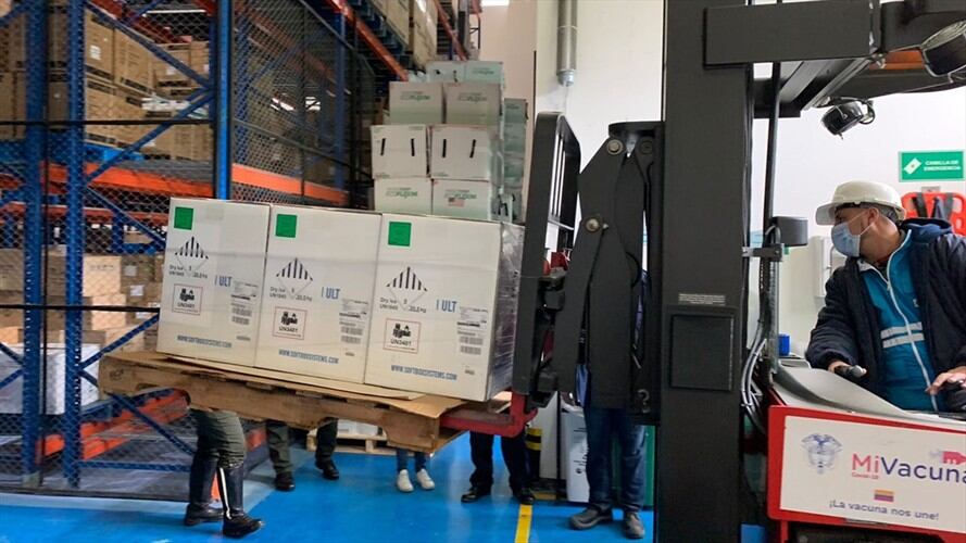 Llegan a Colombia 372.060 vacunas contra el COVID-19 de Pfizer. Foto: Cortesía Ministerio de Salud y Protección Social