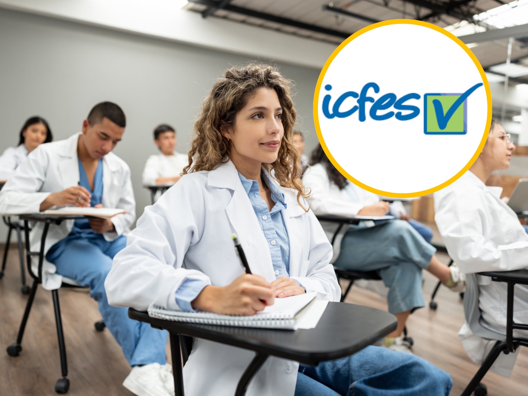 Referencia de estudiantes de medicina y logo del ICFES. Foto: Getty Images y página oficial del ICFES. 